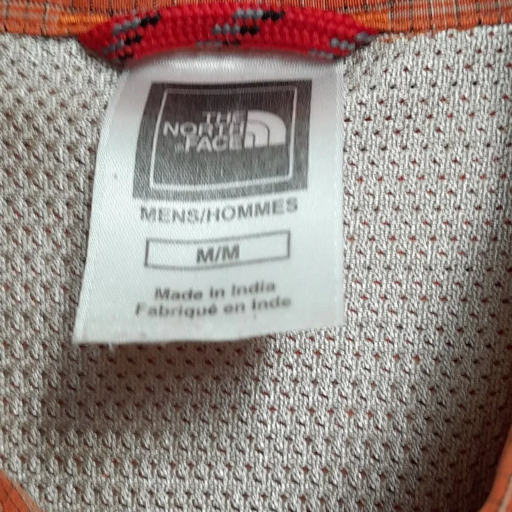 North Face Men's Shirt...Size M...Excellent Condition.
